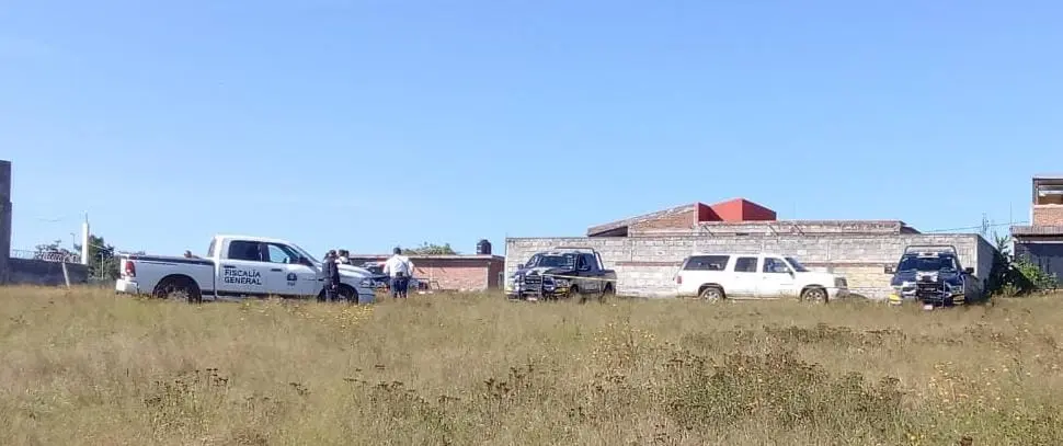 Encuentran camioneta Cadillac con impactos de proyectil de arma de fuego