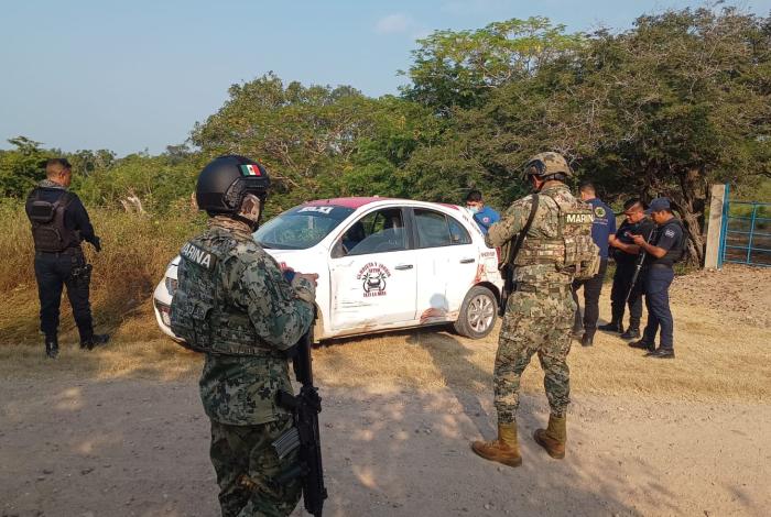 Encuentran cuerp0 en taxi de Lázaro Cárdenas