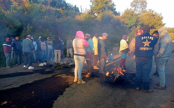 Encuentran tres hombres asesinados a balazos en Charapan