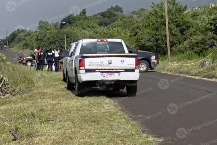Encuentran un cu3rp0 en carretera a Ciudad Jardín, en Morelia
