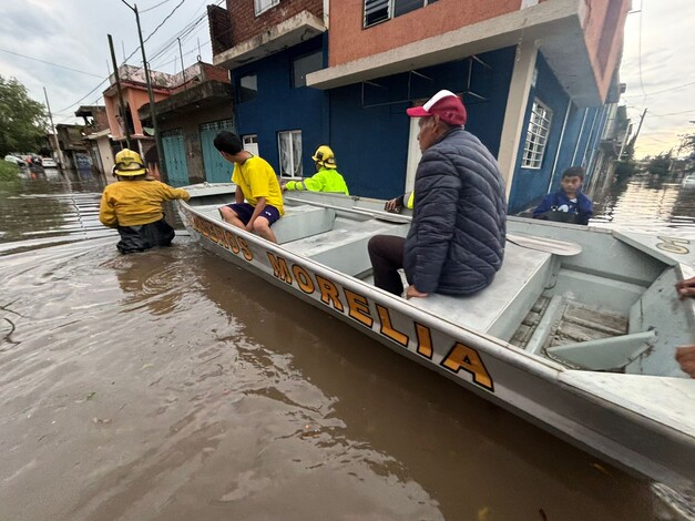 Enfrenta Morelia inundaciones y encharcamientos tras tormenta