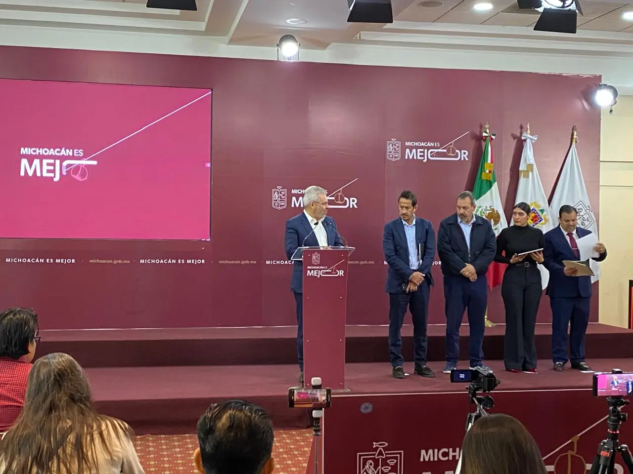 Enfrentamientos en Michoacán deja 15 elementos heridos