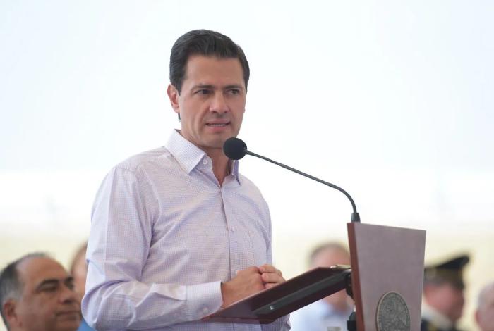 Enrique Peña Nieto sorprende con magia en Punta Cana