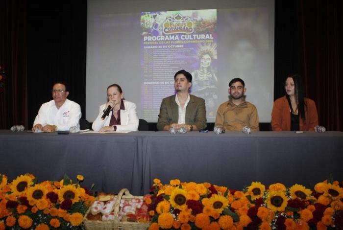 Entierro y desentierro de mezcal, desfiles, concurso de disfraces y más en el Festival de las Flores Copándaro