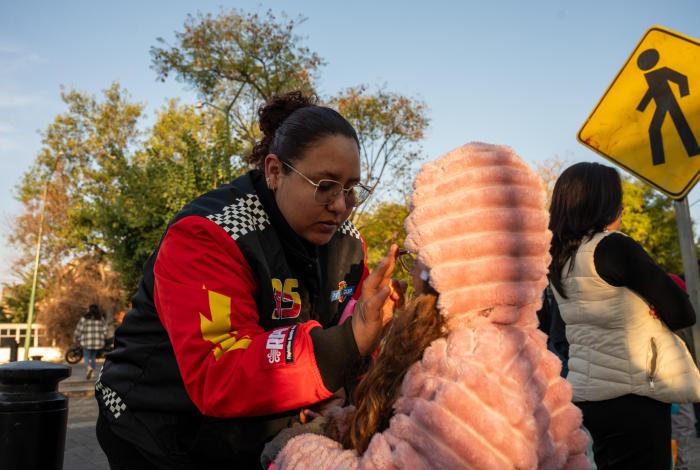 Entre el frío y caos vial, el regreso a clases de más de 900 mil estudiantes
