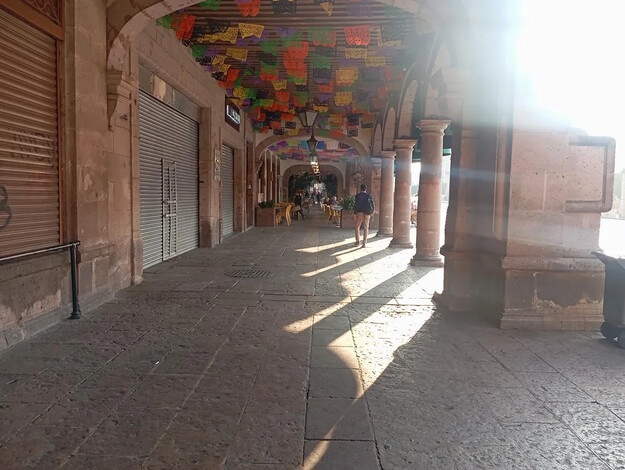 Entre pétalos y silencio amanece Morelia tras Noche de Muertos