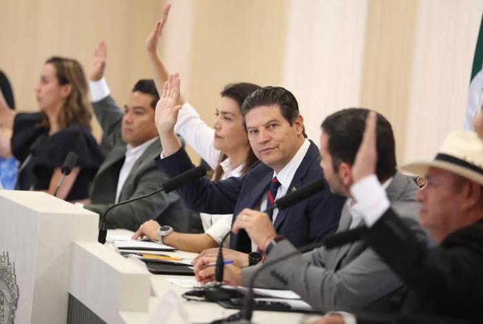 Entre reclamos de opacidad aprueba Morelia permisos al Teleférico