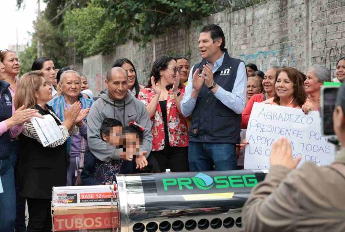 Entrega Alfonso Martínez calentadores solares a familias morelianas