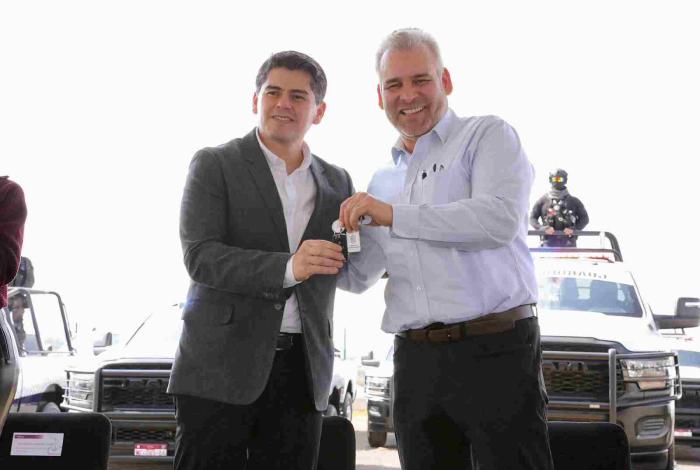 Entrega Bedolla 122 patrullas para reforzar seguridad en municipios