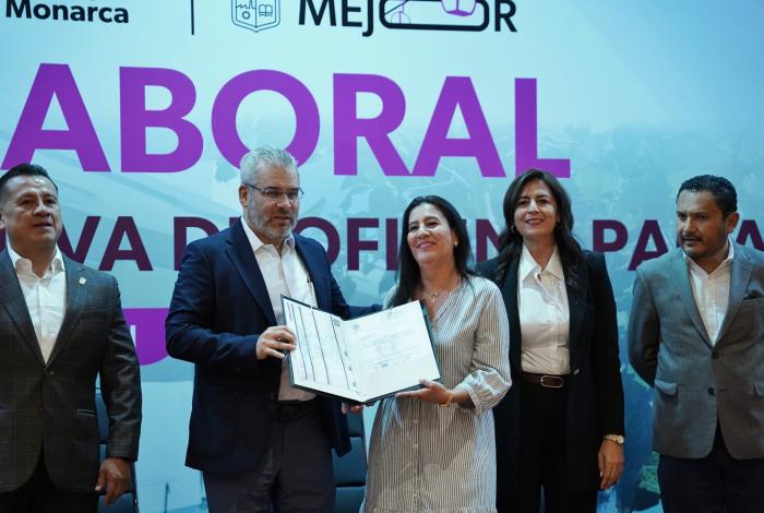 Entrega Bedolla casi 2 mil documentos de Justicia Laboral educativa