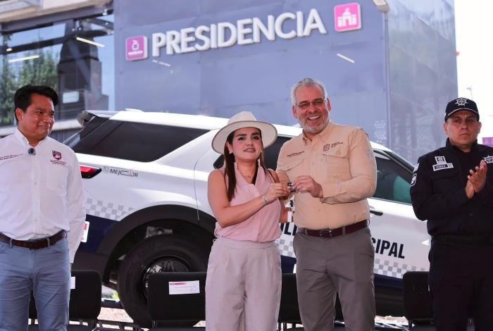 Entrega Bedolla patrullas de vanguardia para reforzar la seguridad en Uruapan