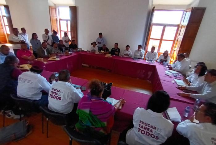 Entrega CNTE en Michoacán petición a SEE para mesa de trabajo