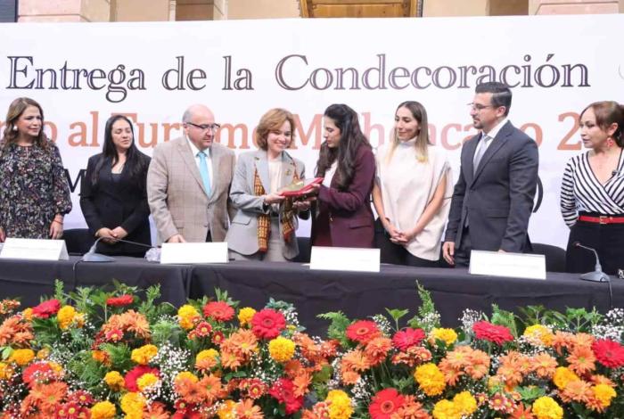Entrega Congreso del Estado Condecoración “Mérito al Turismo Michoacano 2025” a Margarita Arriaga Pierres