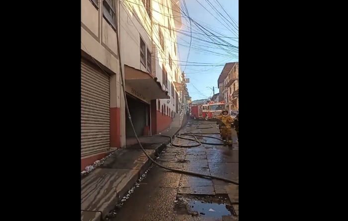 Entregan otros 2.4 mdp en apoyo a locatarios del Mercado Tariácuri, tras incendio en Uruapan