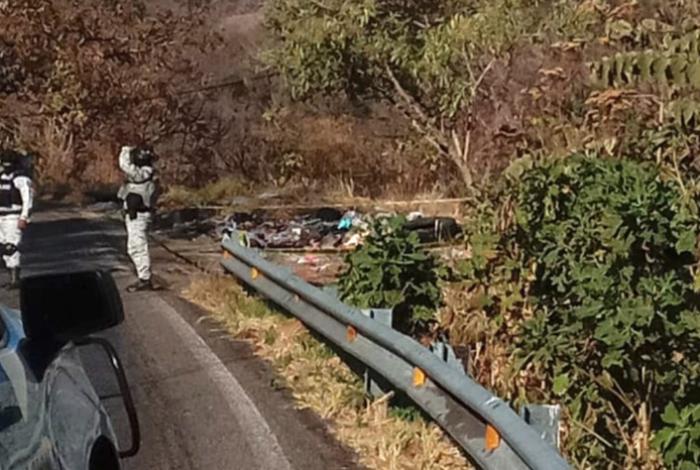 Era de Morelia, el hombre ejecutado en la carretera "libre" Uruapan-Lombardía con uniforme de Megacable