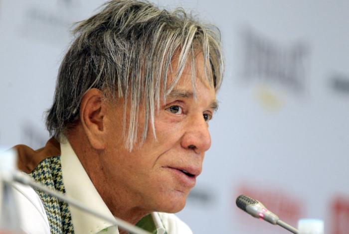 "Es humillante": Mickey Rourke niega haber creado una campaña para recaudar fondos