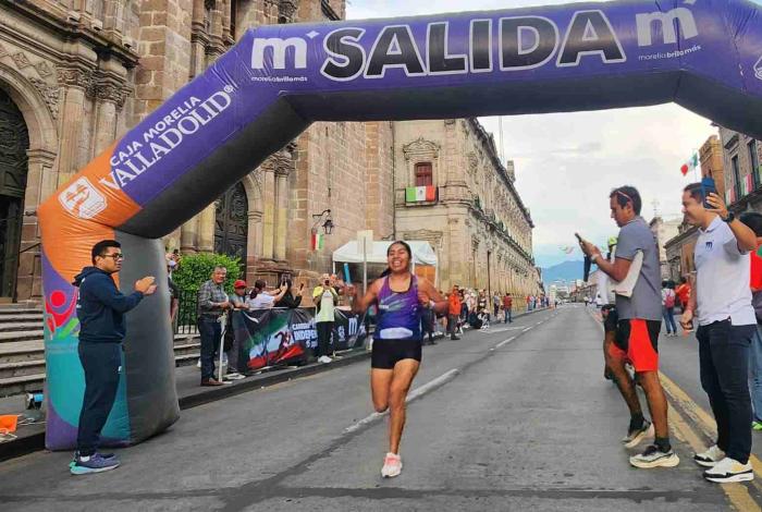 Escuela Purépecha conquista ‘Carrera de Relevos de la Independencia’ de Imcufide