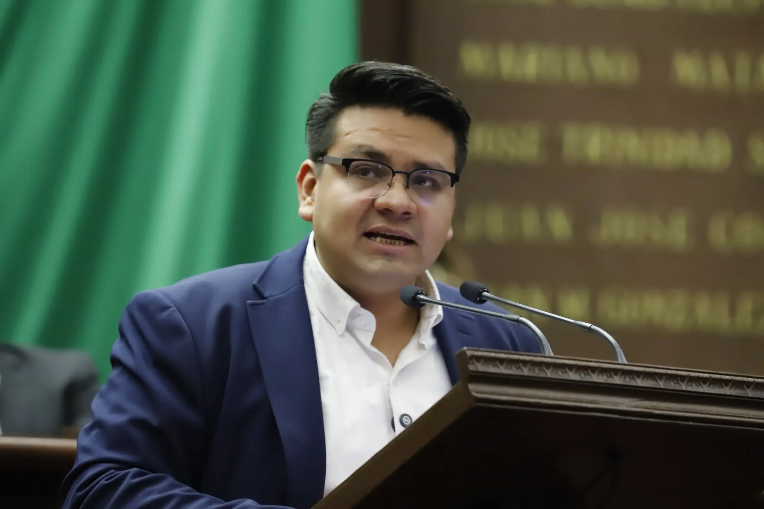 “Estoy en contra del despojo de los bienes de los michoacanos”: Toño Carreño