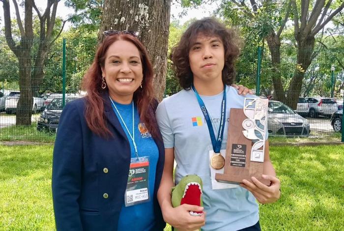 Estudiante del Cobaem gana medalla de oro en olimpiada nacional de informática