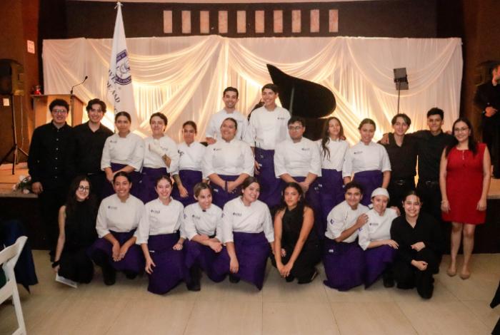 Estudiantes de Gastronomía UNLA convierten su talento culinario en una experiencia con causa