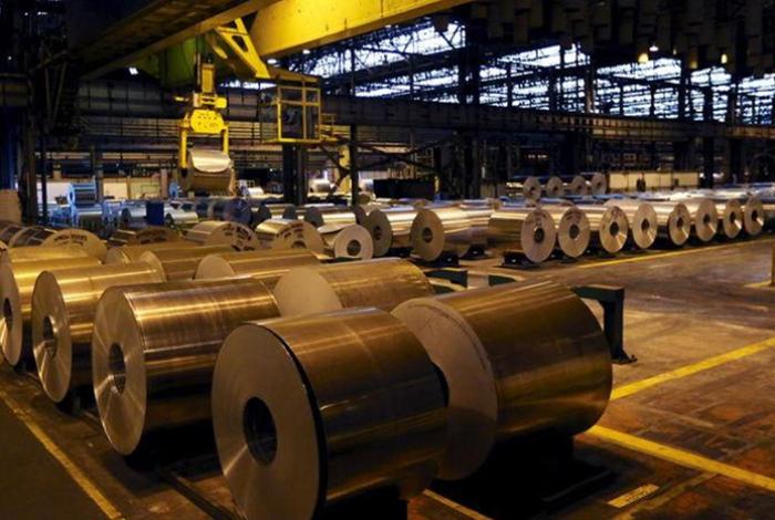 EUA extienda aranceles a más de 400 productos de acero y aluminio como excavadoras, maquinaria agrícola, muebles...