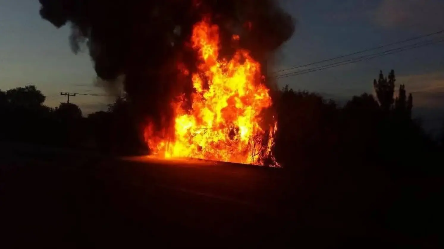 Explosión por toma clandestina deja dos muertos y varios heridos en Hidalgo