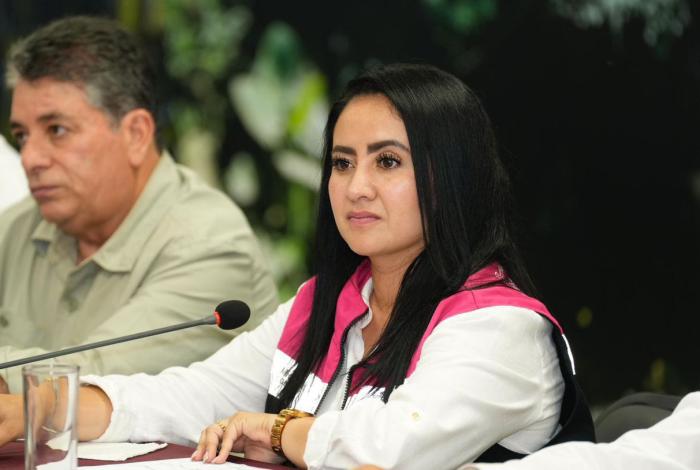 Expone Gladyz Butanda logros en movilidad a empresarios de Uruapan