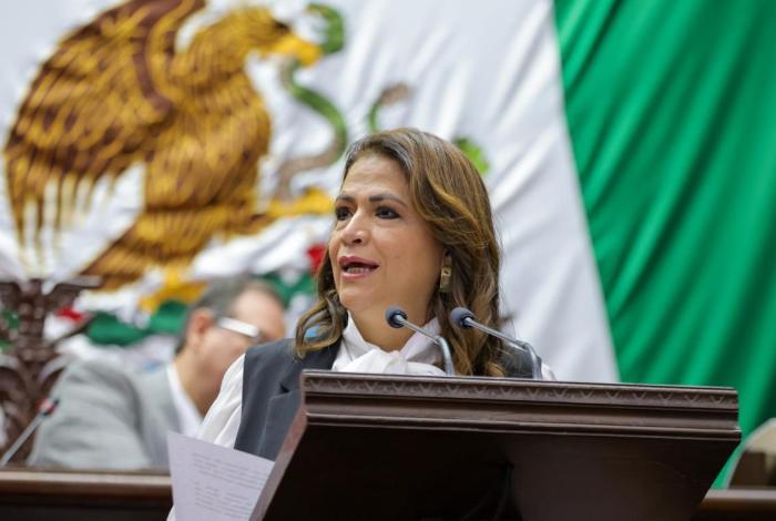 Fabiola Alanís propone actualizar la Ley garantizar transporte público seguro para las mujeres en Michoacán