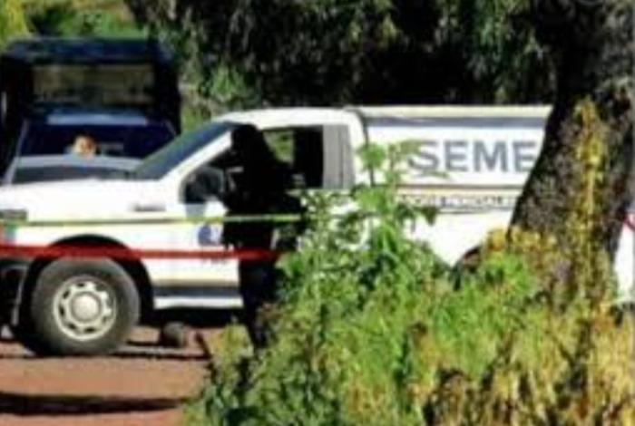 Fallece motociclista tras impactar contra maquinaria agrícola