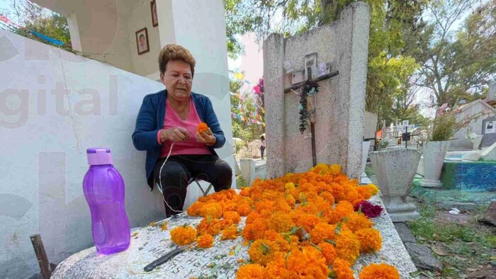 Familia Pérez; Un Ejemplo de Amor y Unión en el Día de Muertos