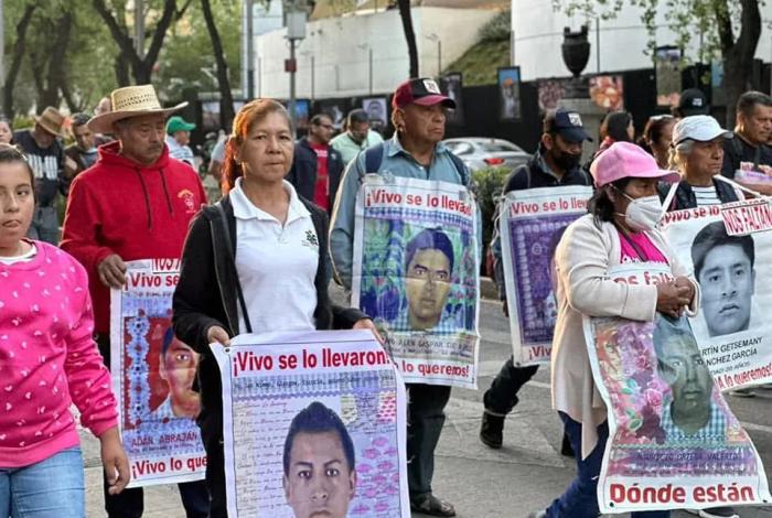 Familiares de los 43 normalistas de Ayotzinapa tendrá encuentro con Sheinbaum para fortalecer investigación