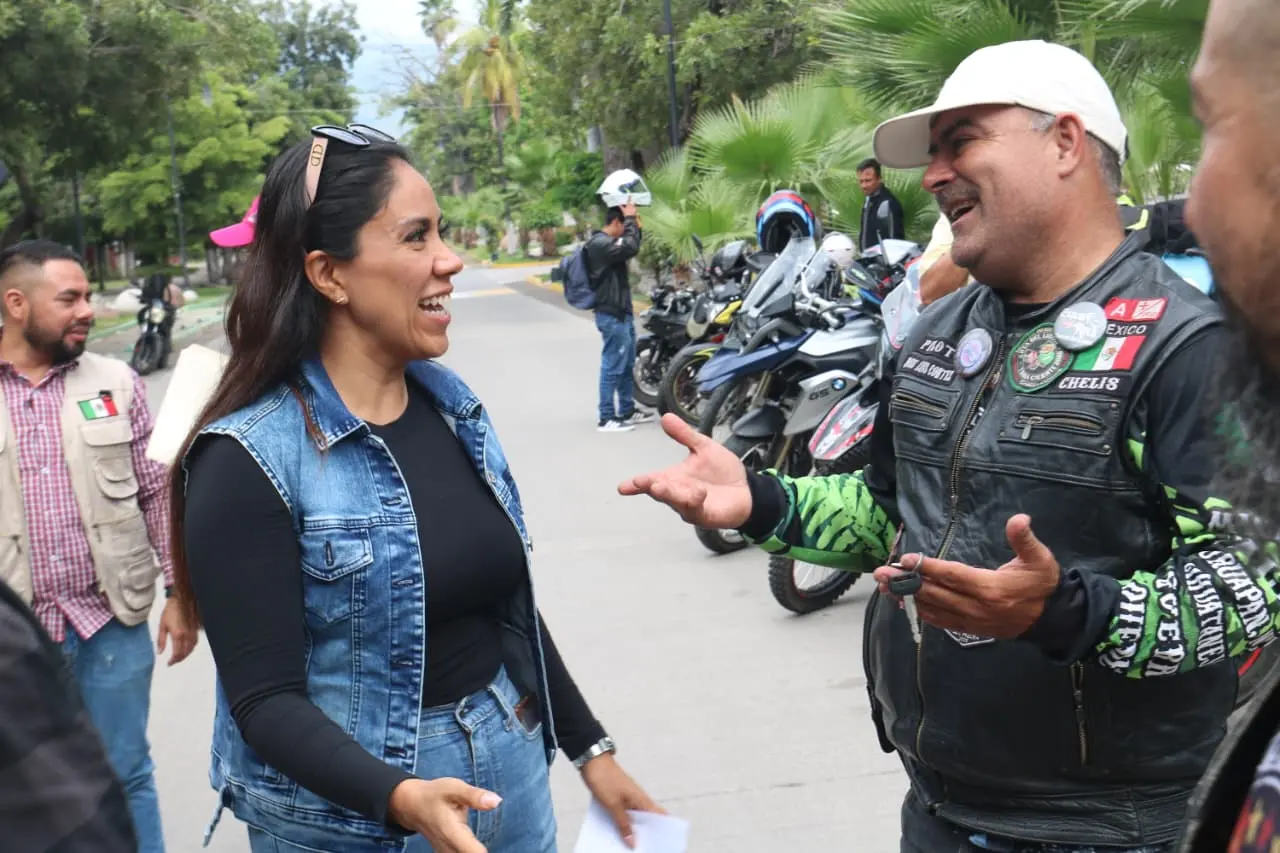 Fanny Arreola da la bienvenida a la Moto Fiesta 2025, encuentro que reunió a cientos de motociclistas