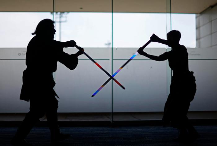 Fans de 'Star Wars' llenan la Ciudad de México de nostalgia y trajes galácticos en la Jedicon 2025