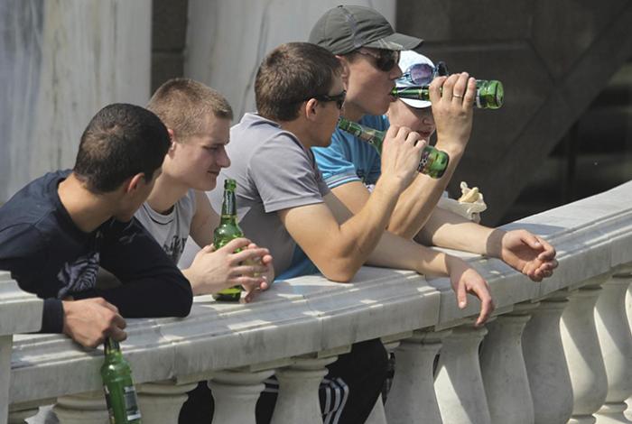 Fármacos para la obesidad reducen los días de consumo excesivo de alcohol, según un ensayo