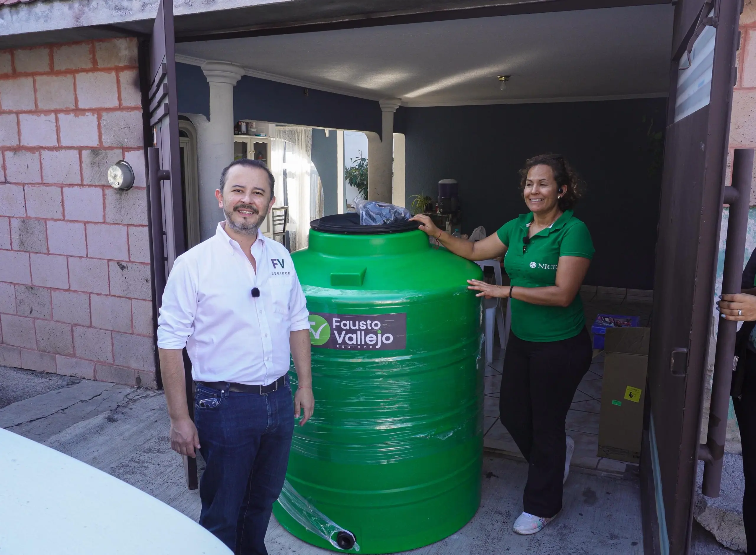Fausto Vallejo Mora continúa entregando apoyos a familias morelianas