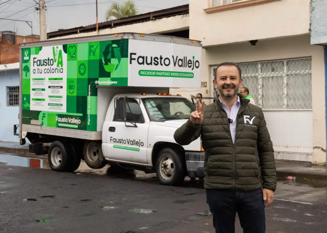 Fausto Vallejo Mora reafirma compromiso de seguir trabajando por Morelia con entrega de apoyos