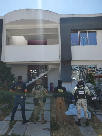 FGE catea su casa y localizan moto robada en Morelia