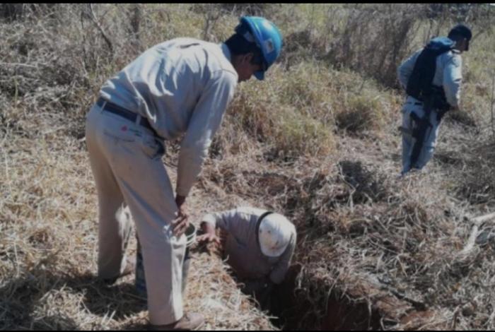 FGE localiza e inhabilita dos tomas clandestinas en ducto de Pemex en Tarímbaro
