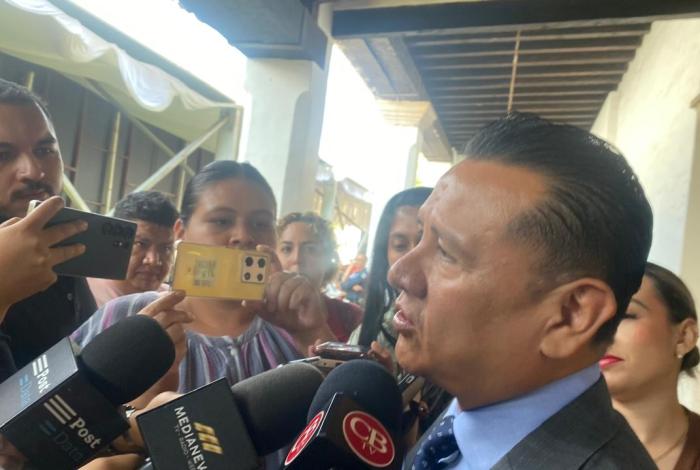Fiscal aclara que celular vinculado al caso Carlos Manzo no fue localizado en la escena