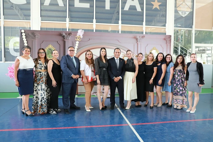 Fiscalía General reconoce y celebra a las madres que forman parte de la institución