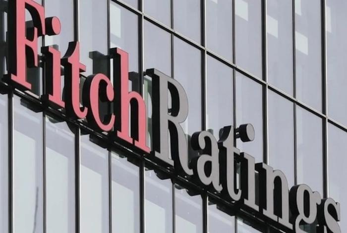 Fitch rebaja calificaciones de bancos mexicanos a bonos basura