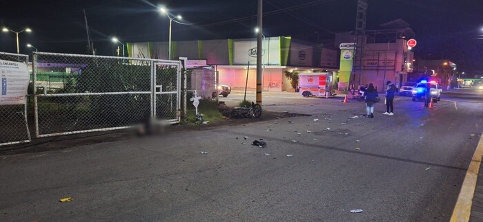  #Foto | Motociclista muere arrollado por un tráiler, en Los Reyes