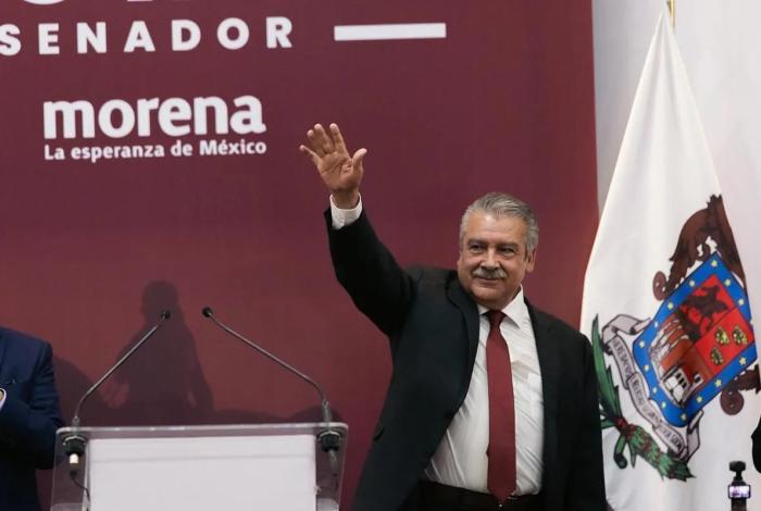 Frente a desdén bedollista muestra músculo Morón en Informe Legislativo