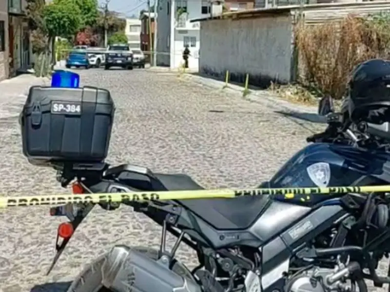 Frente a sus hijas hombre asesina a su expareja y luego intenta quitarse la vida