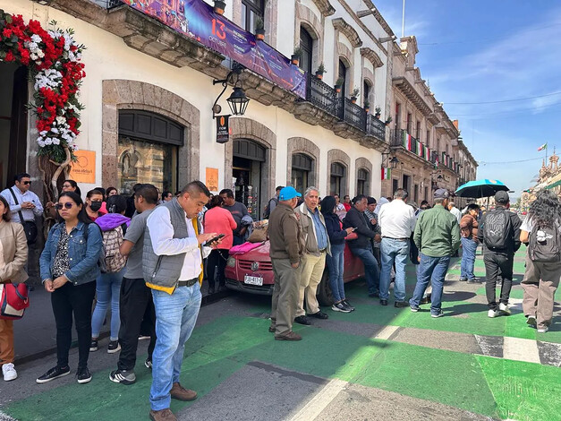 Frente al Congreso de Michoacán, magisterio exige mayor presupuesto educativo