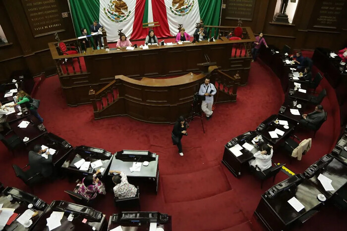 Fuera de plazo legal, diputados niegan reelección de Jesús Sierra en TJAMICH