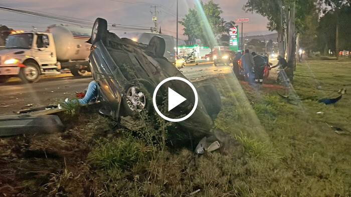 Fuerte choque en el Periférico de Morelia deja tres lesionados