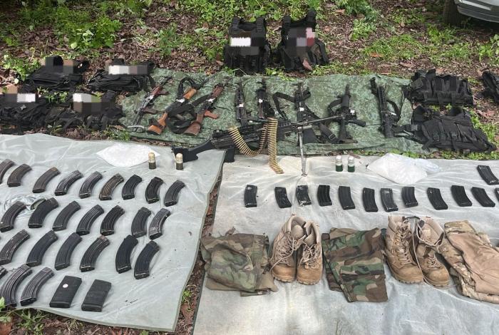 Fuerzas estatales y federales decomisan armamento en Blindaje Uruapan