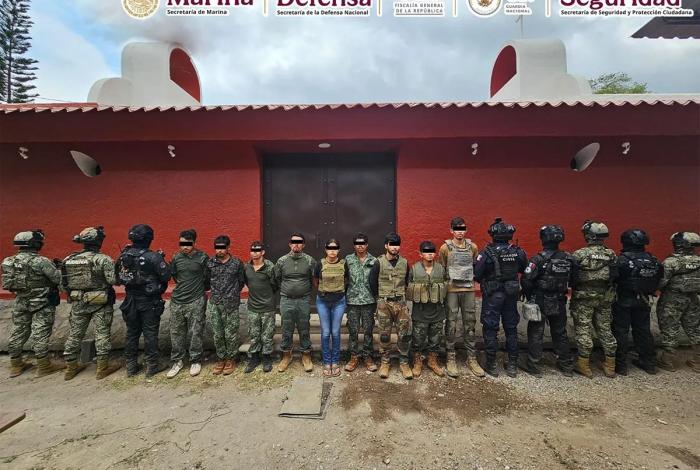 Fuerzas Federales abaten a 12 y detienen a 9 integrantes de célula delincuencial en Michoacán