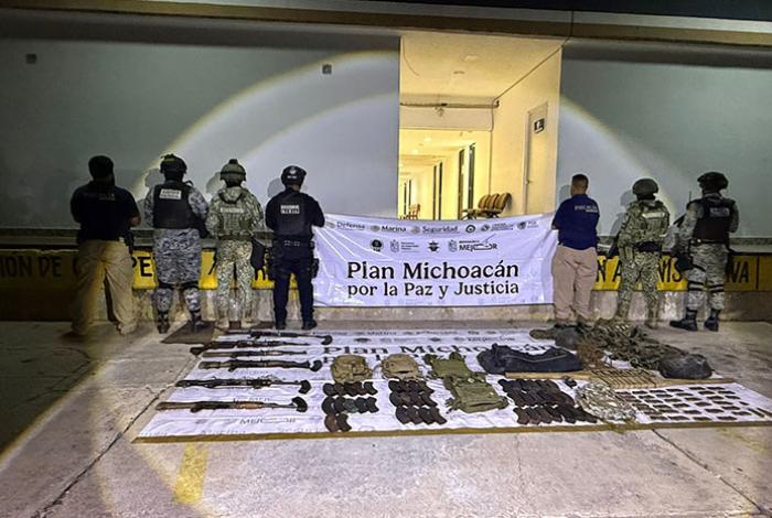 Fuerzas federales y estatales aseguran armas, explosivos y vehículos en Buenavista